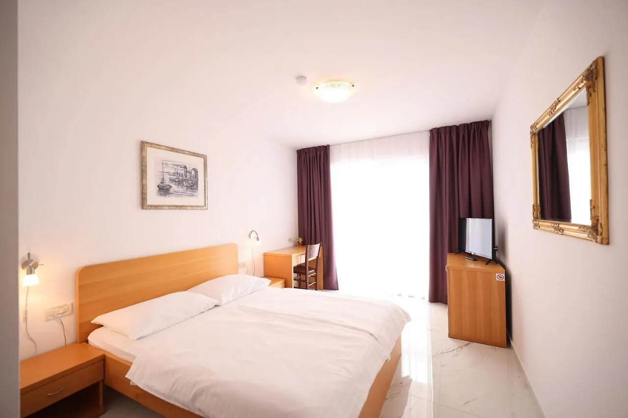 Depadansa Hotel Lucija*** Posedarje