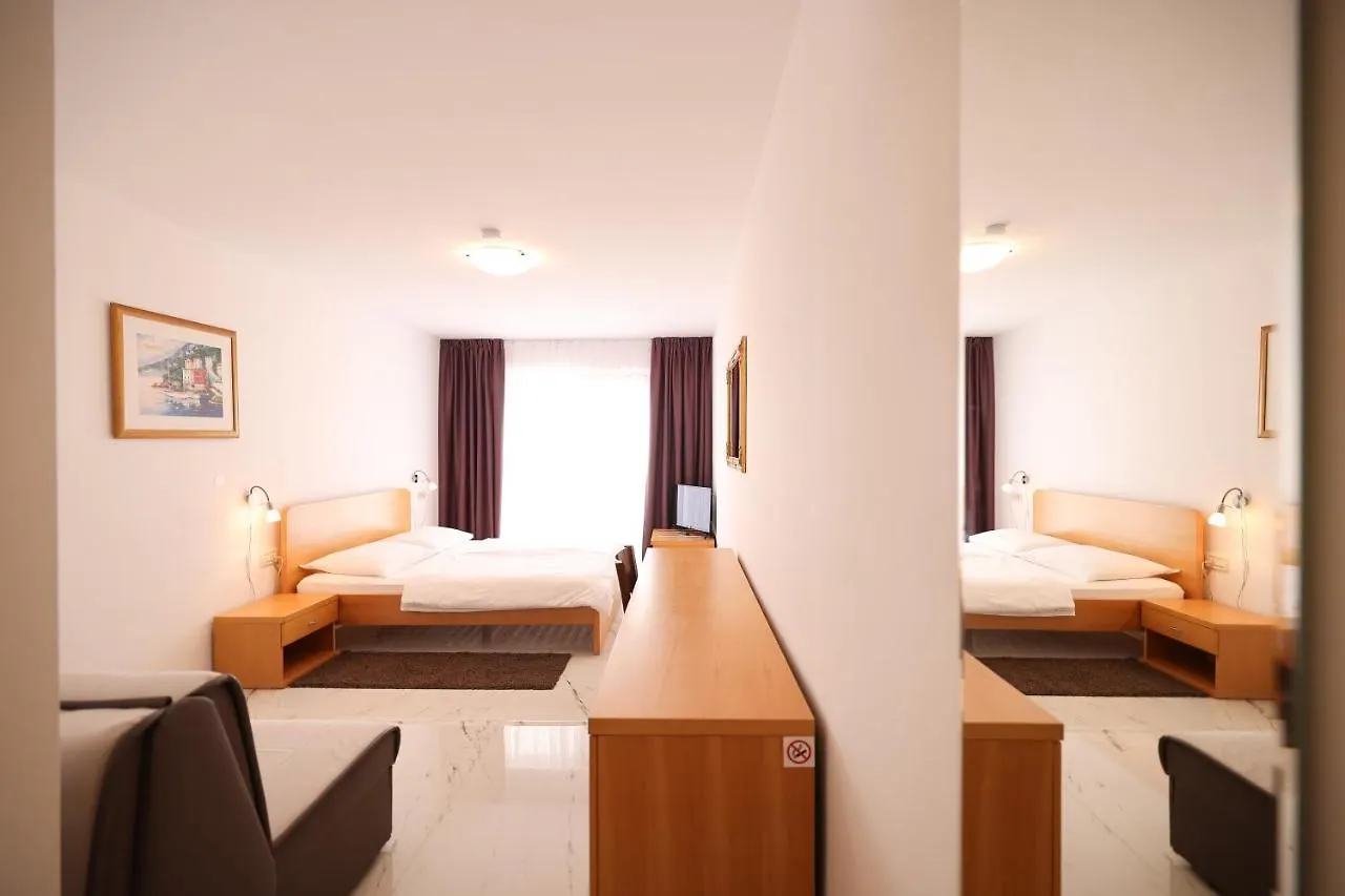 ***  Depadansa Hotel Lucija*** Posedarje Croatie
