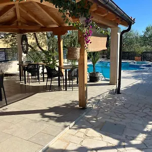 Aparthotel Apartments&rooms Rogić